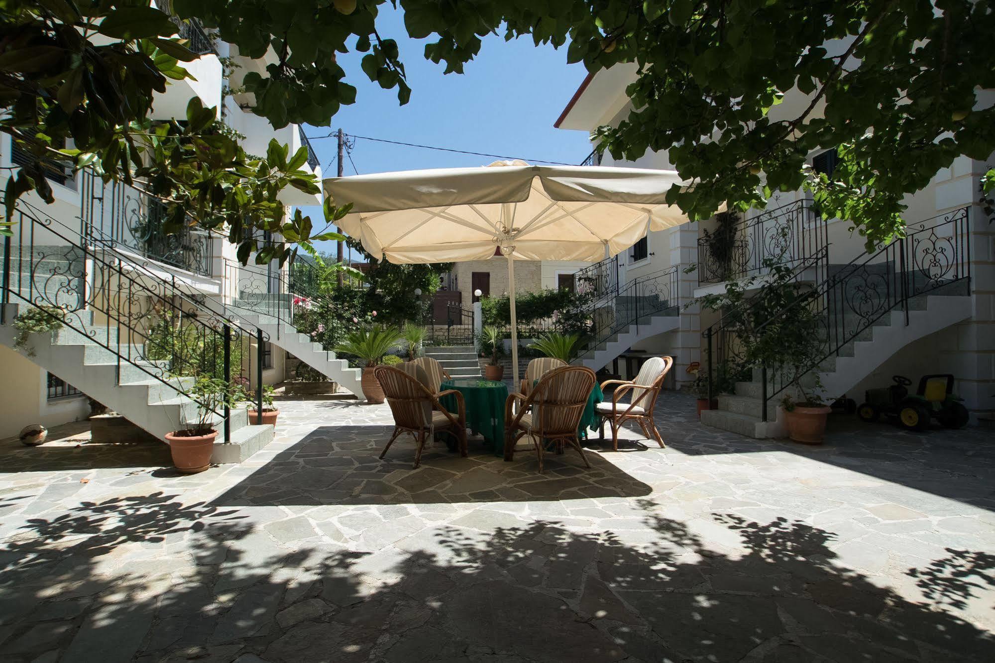 Chrisanthi Apartments Sívota Exterior foto